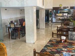 رستوران هتل دانش دامغان رستوران هتل دانش دامغان