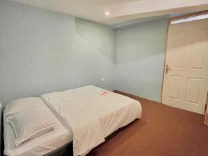 منزل مبله ویلایی تک خواب حافظیه منزل مبله ویلایی تک خواب حافظیه