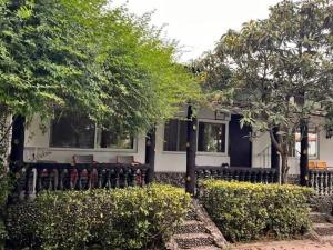 متل گل سرخ نوشهر متل گل سرخ نوشهر