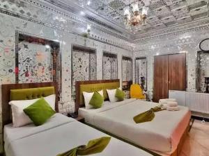 اقامتگاه سنتی پنج دری شیراز اقامتگاه سنتی پنج دری شیراز
