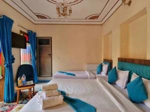 اقامتگاه سنتی پنج دری شیراز اقامتگاه سنتی پنج دری شیراز