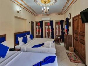 اقامتگاه سنتی پنج دری شیراز اقامتگاه سنتی پنج دری شیراز