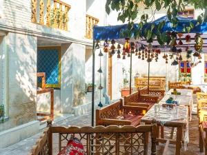 اقامتگاه سنتی پنج دری شیراز اقامتگاه سنتی پنج دری شیراز