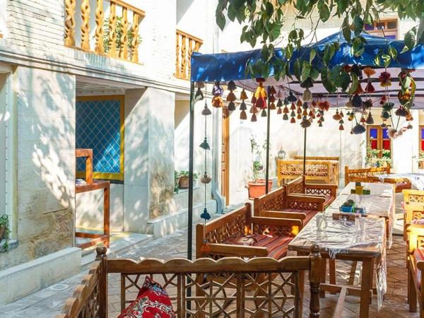 اقامتگاه سنتی پنج دری شیراز اقامتگاه سنتی پنج دری شیراز