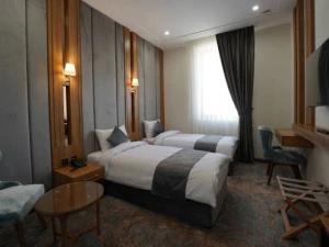 تور ریلی زنجان به مشهد هتل ایوان 1 تور ریلی زنجان به مشهد هتل ایوان 1