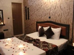 تور هوایی یزد به مشهد هتل عرش تور هوایی یزد به مشهد هتل عرش