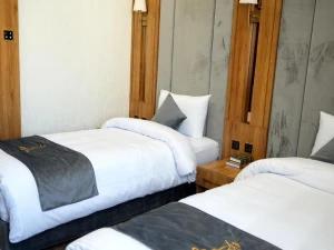 تور ریلی خمین و قم به مشهد هتل ایوان1 تور ریلی خمین و قم به مشهد هتل ایوان1