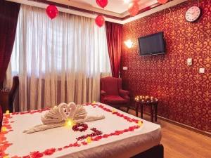 تور ریلی قزوین به مشهد هتل سایه تور ریلی قزوین به مشهد هتل سایه