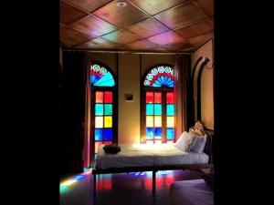 تور ریلی تهران به شیراز هتل نیایش تور ریلی تهران به شیراز هتل نیایش