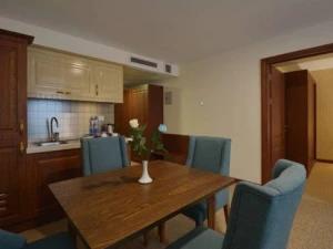 تور هوایی تهران به شیراز هتل شیرازیس تور هوایی تهران به شیراز هتل شیرازیس