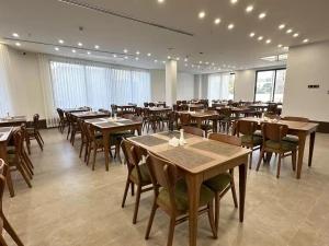 تور ریلی یزد به مشهد هتل ایوان2 تور ریلی یزد به مشهد هتل ایوان2