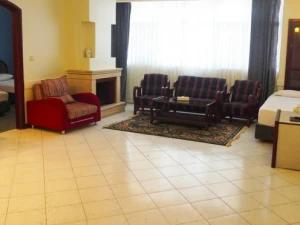 تور هوایی اهواز به مشهد هتل کیان تور هوایی اهواز به مشهد هتل کیان