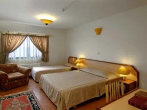 تورهوایی تهران به مشهد هتل خانه سبز تورهوایی تهران به مشهد هتل خانه سبز