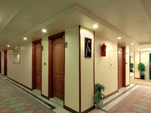 تورهوایی تهران به مشهد هتل خانه سبز تورهوایی تهران به مشهد هتل خانه سبز