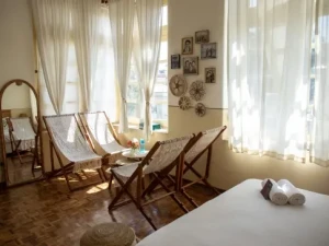 اقامتگاه سنتی لولاگر گودو تهران اقامتگاه سنتی لولاگر گودو تهران