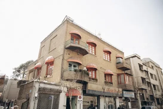 اقامتگاه سنتی لولاگر گودو تهران