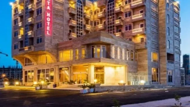 تور هوایی تهران به قشم هتل 4 ستاره آرتا