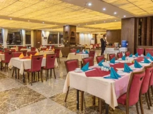 تور هوایی تهران به قشم هتل 4 ستاره آرتا تور هوایی تهران به قشم هتل 4 ستاره آرتا