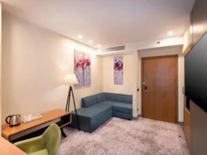 هتل هالیدی این میدان جمهوری ایروان ارمنستان هتل هالیدی این میدان جمهوری ایروان ارمنستان