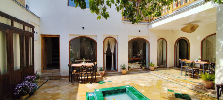 اقامتگاه سنتی گوشه شیراز