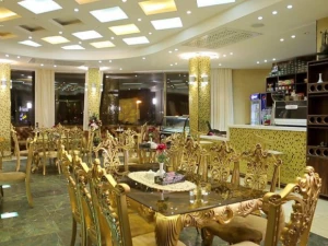 هتل علمدار بافق