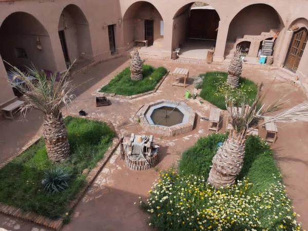 بوم گردی نخل و نرگس طبس بوم گردی نخل و نرگس طبس