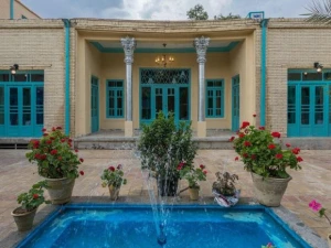 اقامتگاه سرای سنتی هاتف اصفهان