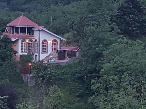 ویلا جنگلی با جکوزی و سونا در رامسر ویلا جنگلی با جکوزی و سونا در رامسر