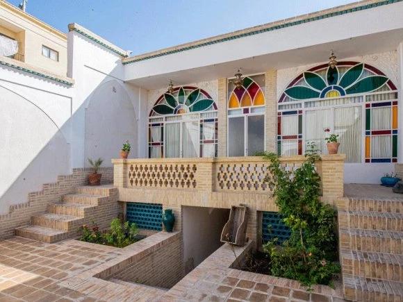 اقامتگاه بوم گردی ملک کاشان اقامتگاه بوم گردی ملک کاشان