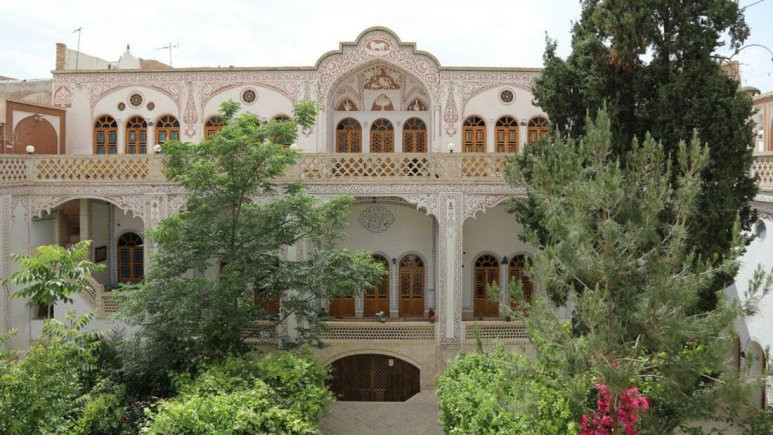 هتل سنتی خادمی کاشان
