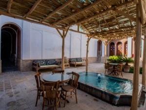 اقامتگاه سنتی شاسوسا کاشان اقامتگاه سنتی شاسوسا کاشان