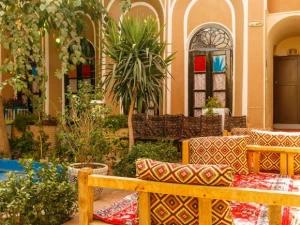 اقامتگاه سنتی خانه خشتی یزد اقامتگاه سنتی خانه خشتی یزد