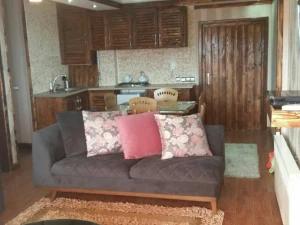 آپارتمان ساحلی 2 خوابه واحد 10 در نوشهر آپارتمان ساحلی 2 خوابه واحد 10 در نوشهر