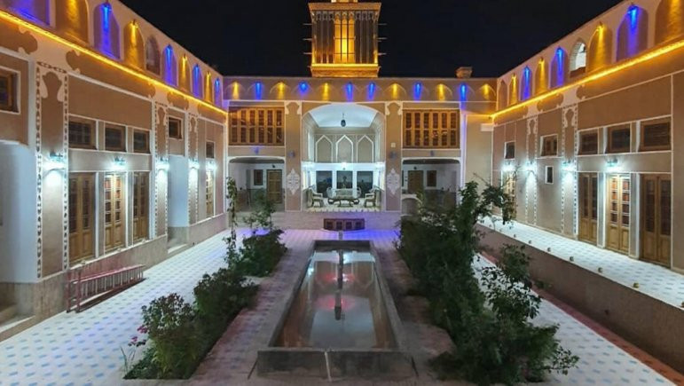 بوتیک هتل سنتی عمارت مالمیر یزد