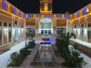 بوتیک هتل سنتی عمارت مالمیر یزد