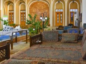 اقامتگاه سنتی گلشن میبد اقامتگاه سنتی گلشن میبد