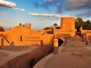 بوم گردی بوم قلعه آریز بافق بوم گردی بوم قلعه آریز بافق