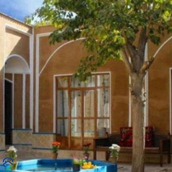 پشتیبانی آنلاین اقامتگاه بوم گردی حافظ ورزنه