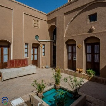 پشتیبانی آنلاین اقامتگاه سنتی ثنا کاشان