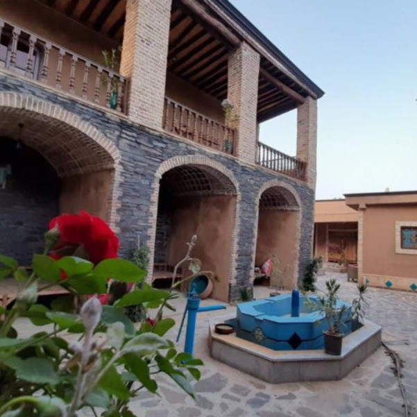 پشتیبانی آنلاین اقامتگاه بوم گردی حاجی اسماعیل همدان