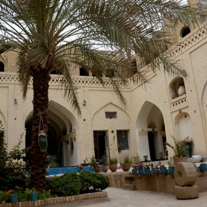 پشتیبان آنلاین هتل سنتی سرابی شوشتر