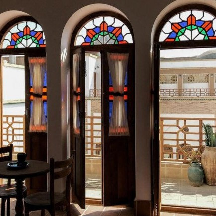 پشتیبانی آنلاین اقامتگاه سنتی سنگ پلوی کاشان