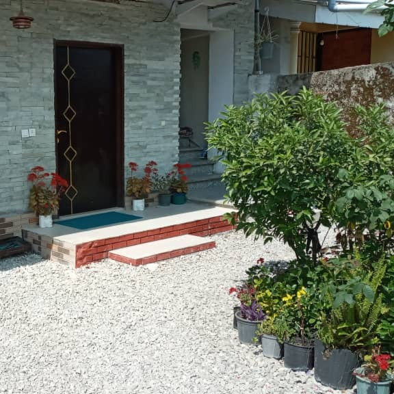 طاهره اکبری