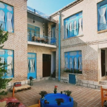 پشتیبانی آنلاین اقامتگاه سنتی ریوار کرمانشاه