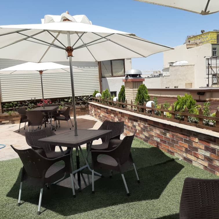 پشتیبانی آنلاین هتل صادقیه قم