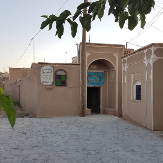 پشتیبانی آنلاین اقامتگاه بومگردی عارف و ماهرخ