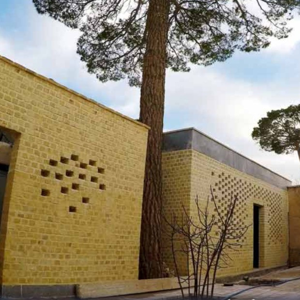 پشتیبانی آنلاین اقامتگاه بوم گردی مزراچو نائین