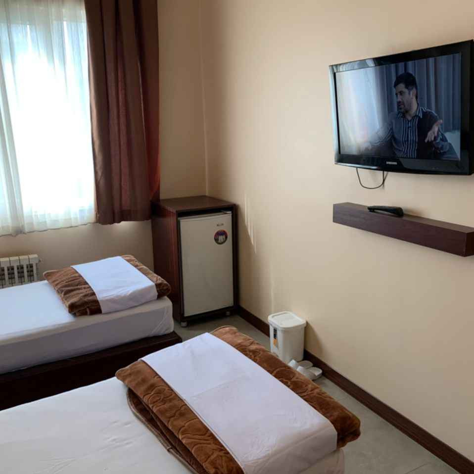 پشتیبانی آنلاین مهمانپذیر ارس تهران