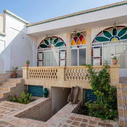 پشتیبانی آنلاین اقامتگاه بوم گردی ملک کاشان