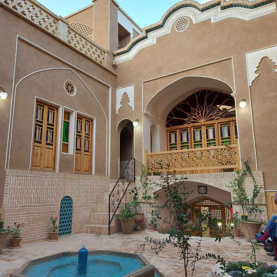 پشتیبانی آنلاین بوتیک هتل کاشانه ماهور